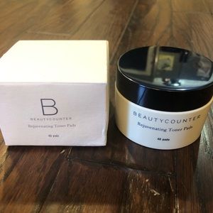 Beautycounter Rejuvenating Toner Pads
